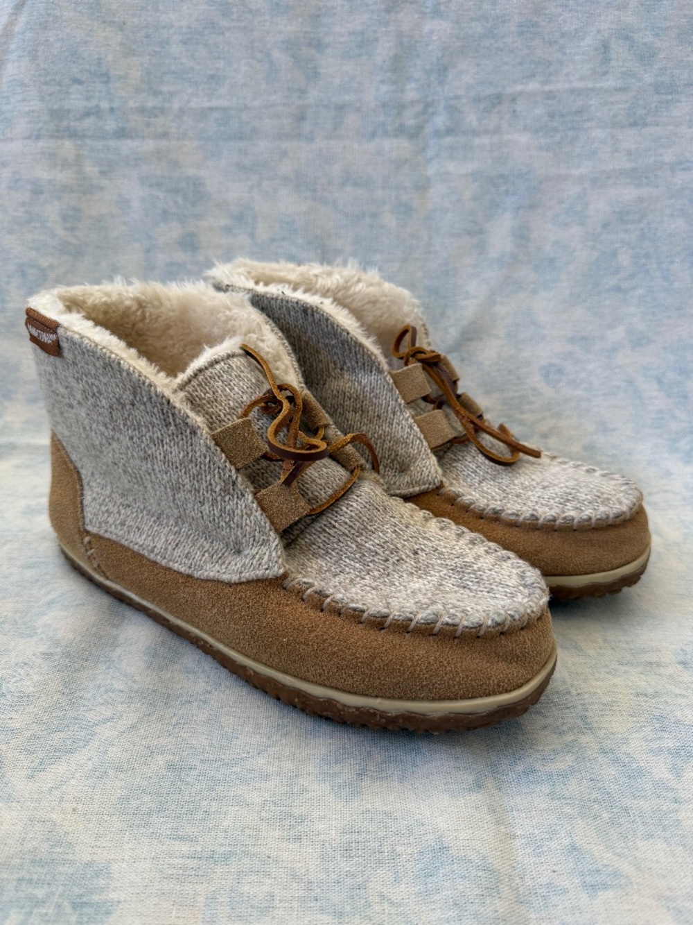 Minnetonka Torrey Bootie Slipper Women's Size 8